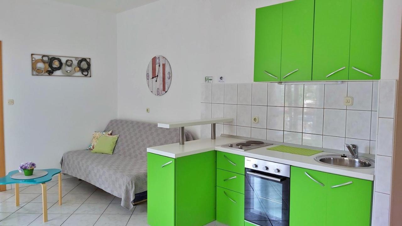 Apartments Zvone Омиш Экстерьер фото